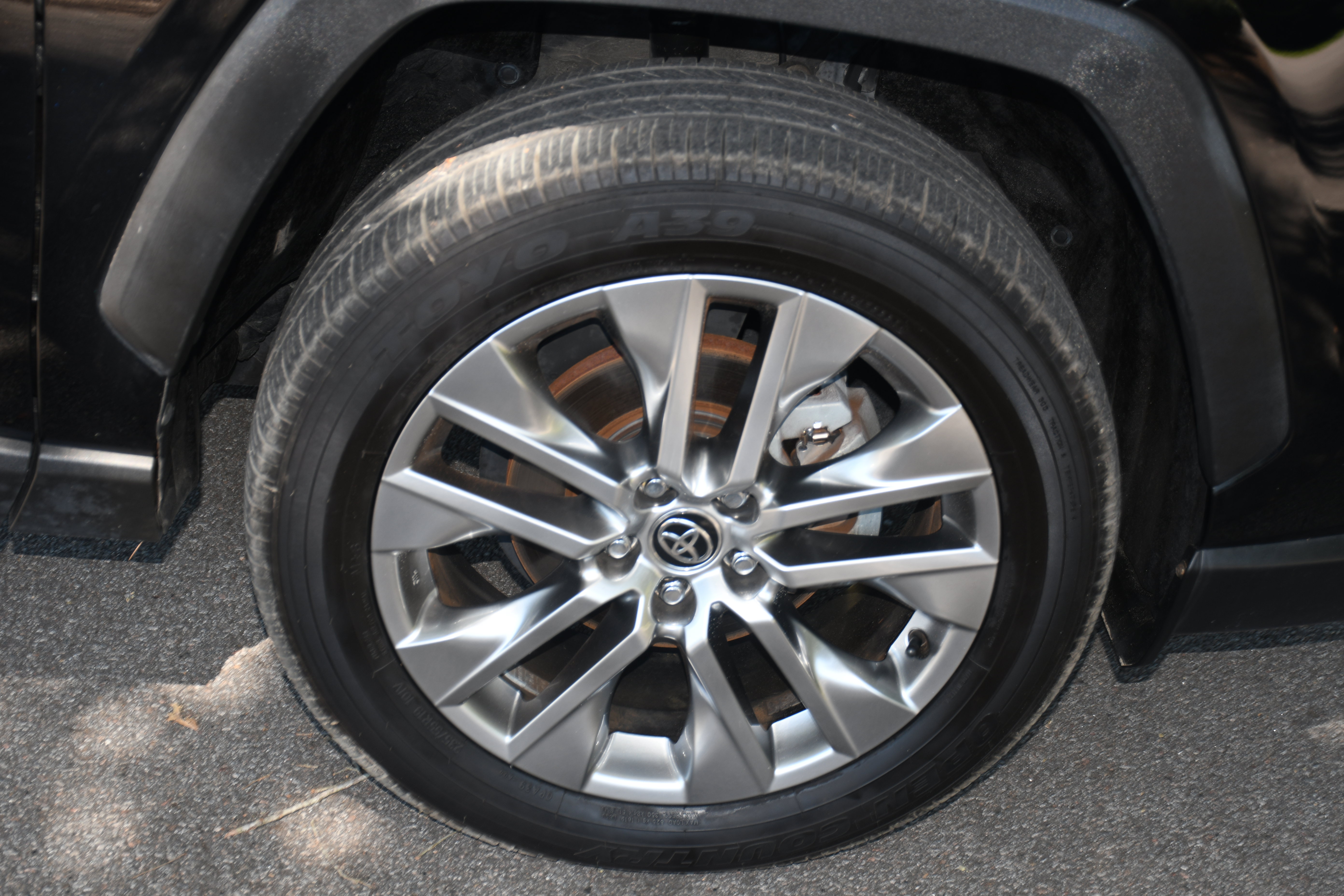 Used 2022 Toyota RAV4 XLE Premium FWD image 24
