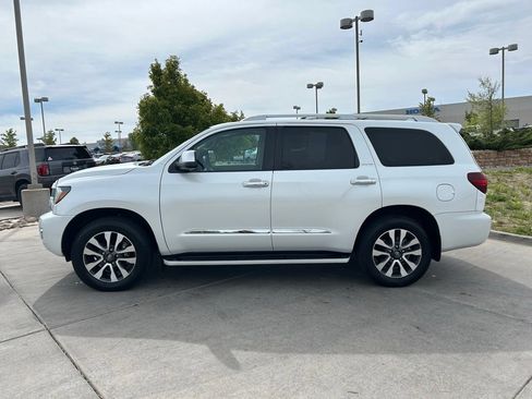 Used 2022 Toyota Sequoia Limited AWD/4WD image 5