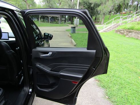 Certified 2023 Ford Escape Platinum image 17