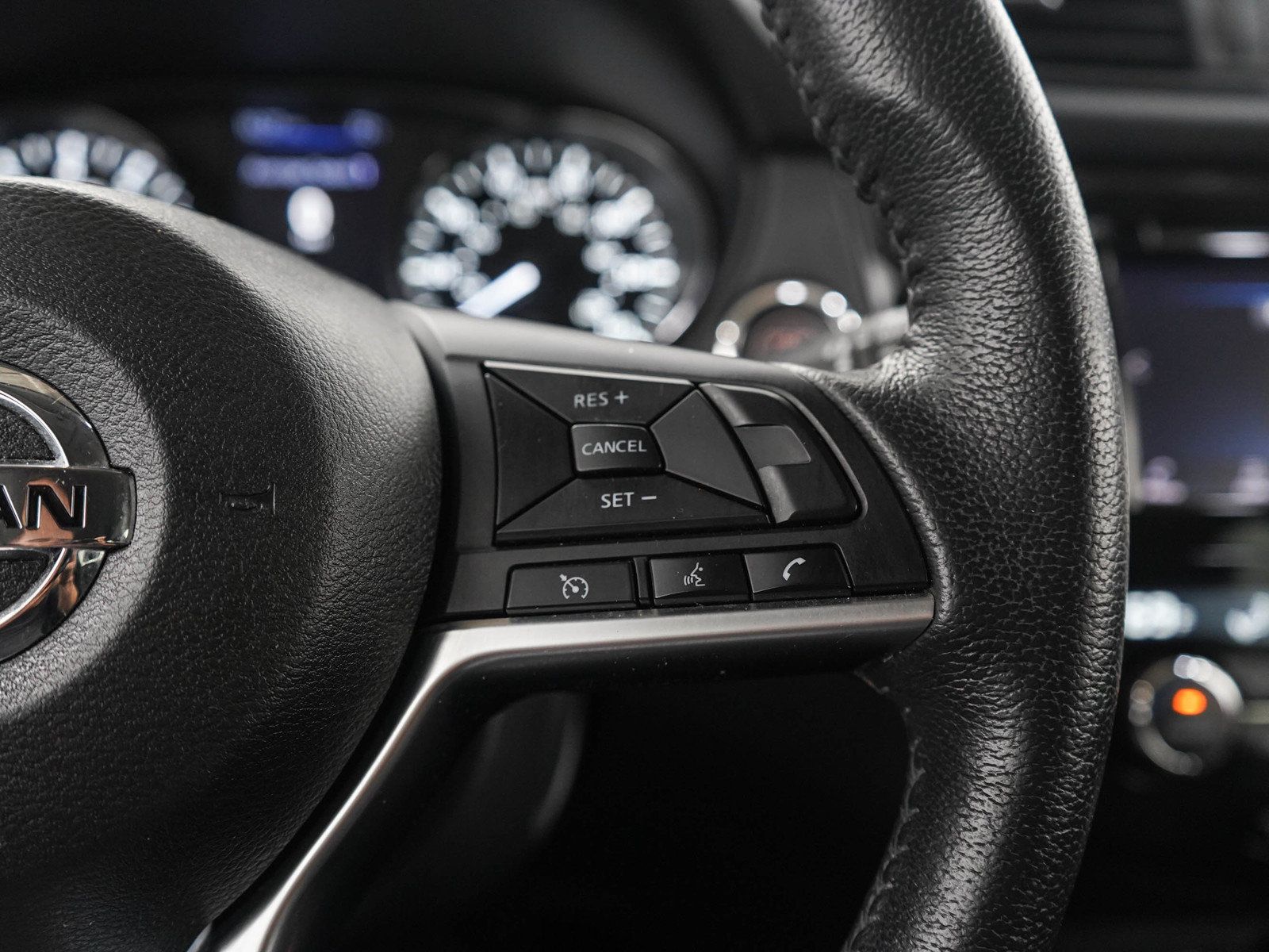 Used 2019 Nissan Rogue SV AWD/4WD image 26