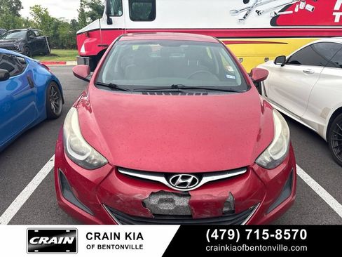 Used 2015 Hyundai Elantra SE FWD image 2