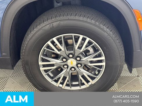 Used 2024 Chevrolet Traverse LT FWD image 16