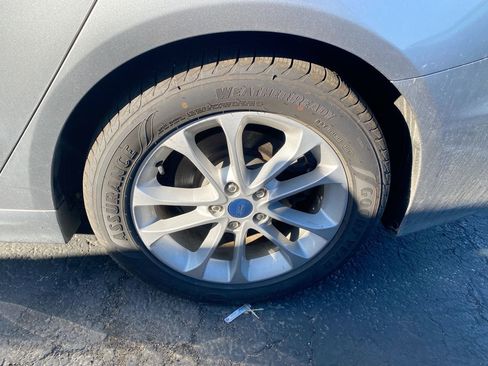 Used 2020 Ford Fusion SEL FWD image 2