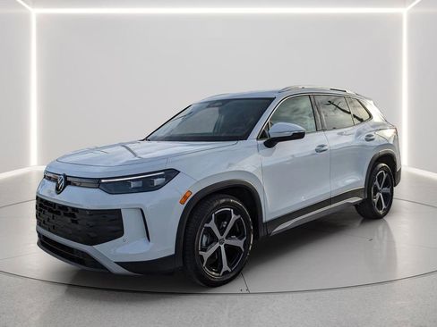 New 2026 Volkswagen Tiguan SE image 3