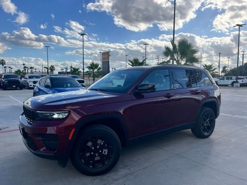 New 2025 Jeep Grand Cherokee Altitude image 3