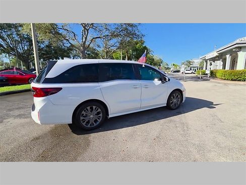 Used 2025 Honda Odyssey Touring image 32