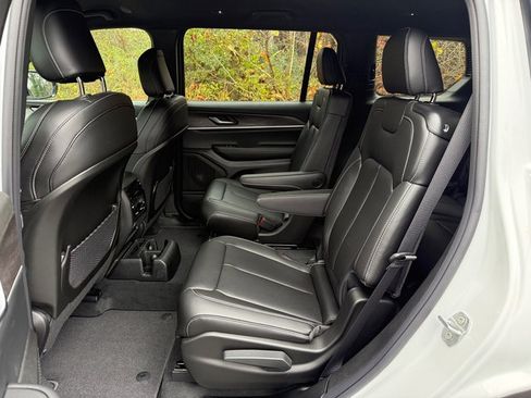 New 2025 Jeep Grand Cherokee L Limited w/ Black Appearance Package image 16