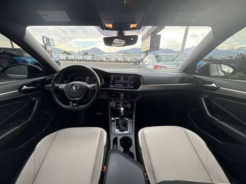 Used 2020 Volkswagen Jetta R-Line FWD image 16