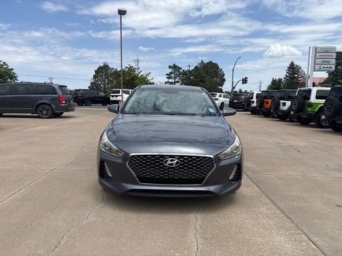 Used 2018 Hyundai Elantra GT FWD image 8