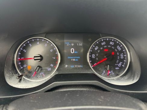 Used 2019 Toyota RAV4 LE w/ Carpet Mat Package image 30