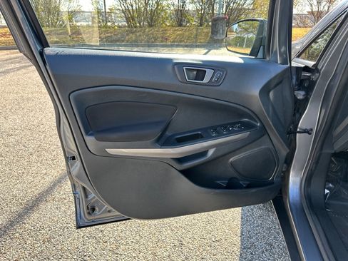 Used 2021 Ford EcoSport SE image 10