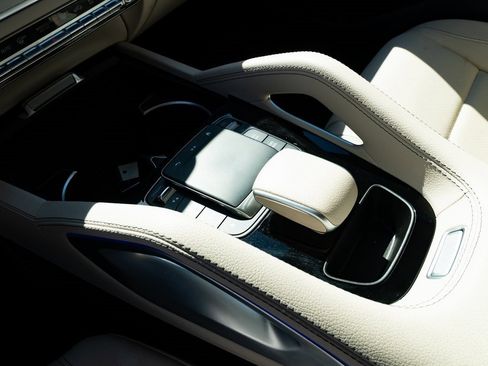 Used 2024 Mercedes-Benz GLE 350 4MATIC image 17