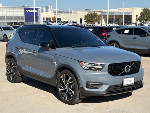 Certified 2022 Volvo XC40 T5 R-Design w/ Advanced Package image 5