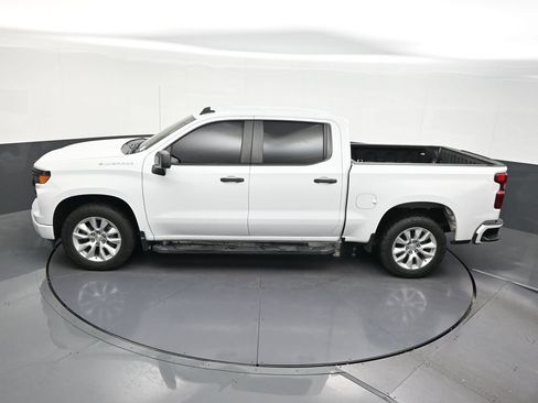 Used 2022 Chevrolet Silverado 1500 Custom RWD image 16