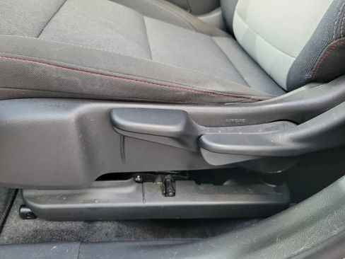 Used 2024 Chevrolet Trax RS w/ Sunroof Package FWD image 20