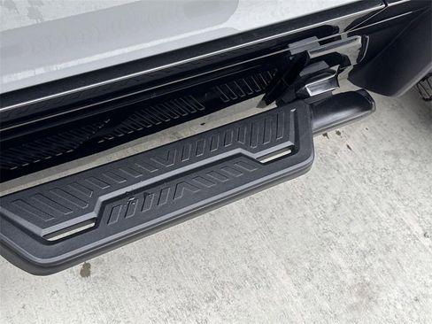 Used 2024 GMC Hummer EV 2X w/ Extreme Off-Road Package image 34