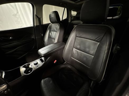 Used 2018 GMC Terrain Denali w/ Advanced Safety Package image 19