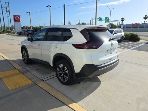 Used 2023 Nissan Rogue SV FWD image 6