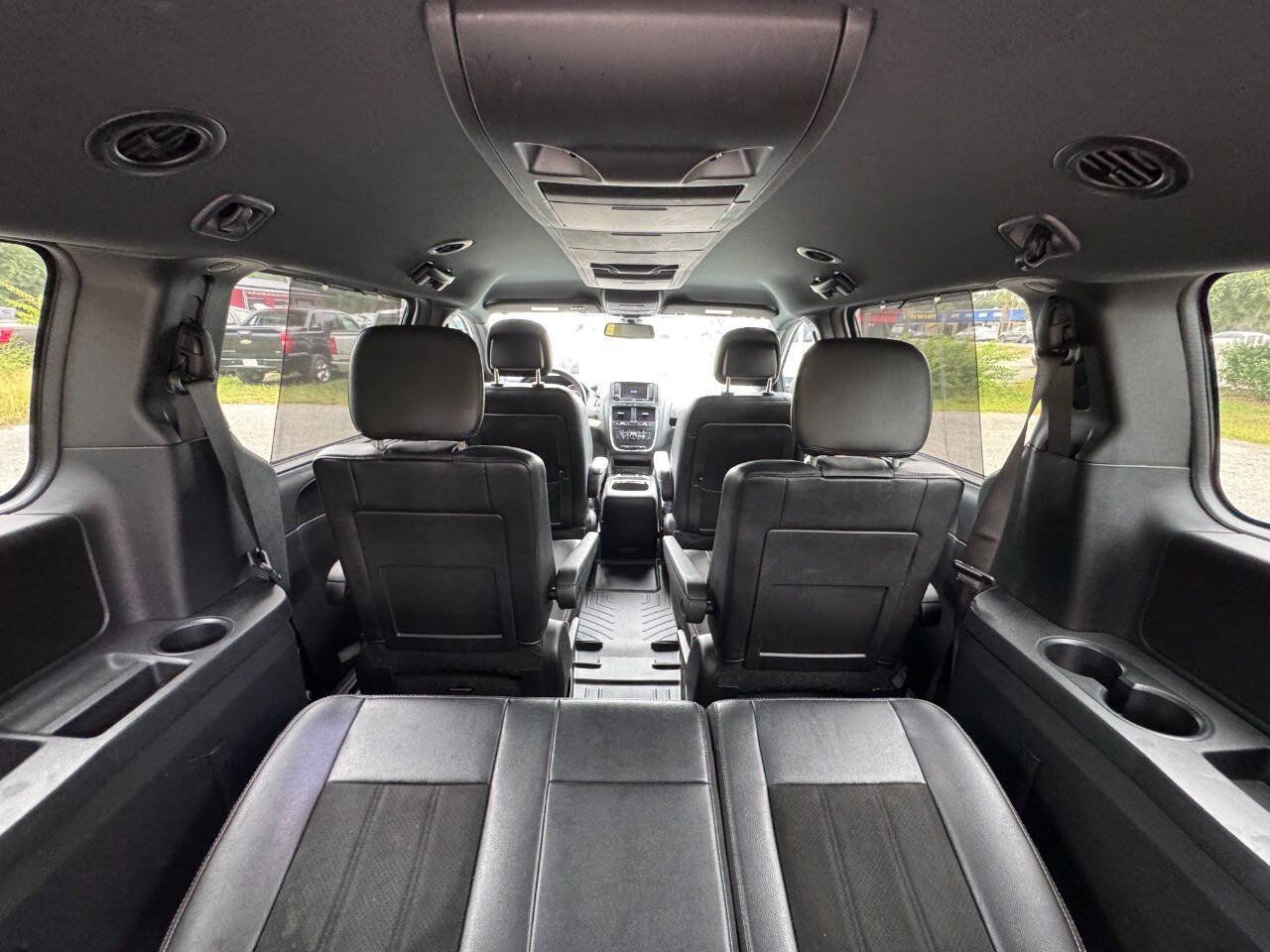 Used 2019 Dodge Grand Caravan SXT w/ Driver Convenience Group FWD image 40