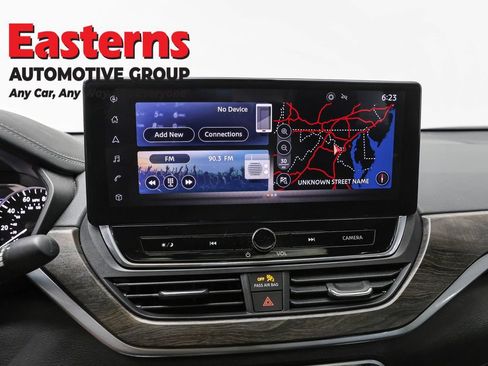 Used 2023 Nissan Altima 2.5 SV w/ SV Premium Package AWD/4WD image 12