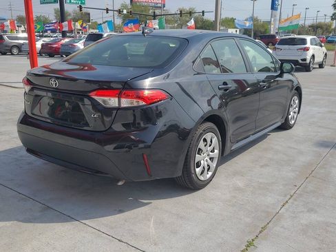 Used 2020 Toyota Corolla LE FWD image 5