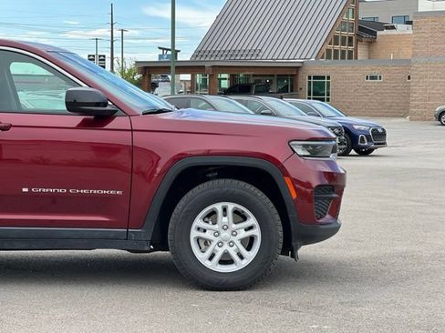 Used 2023 Jeep Grand Cherokee Laredo AWD/4WD image 10