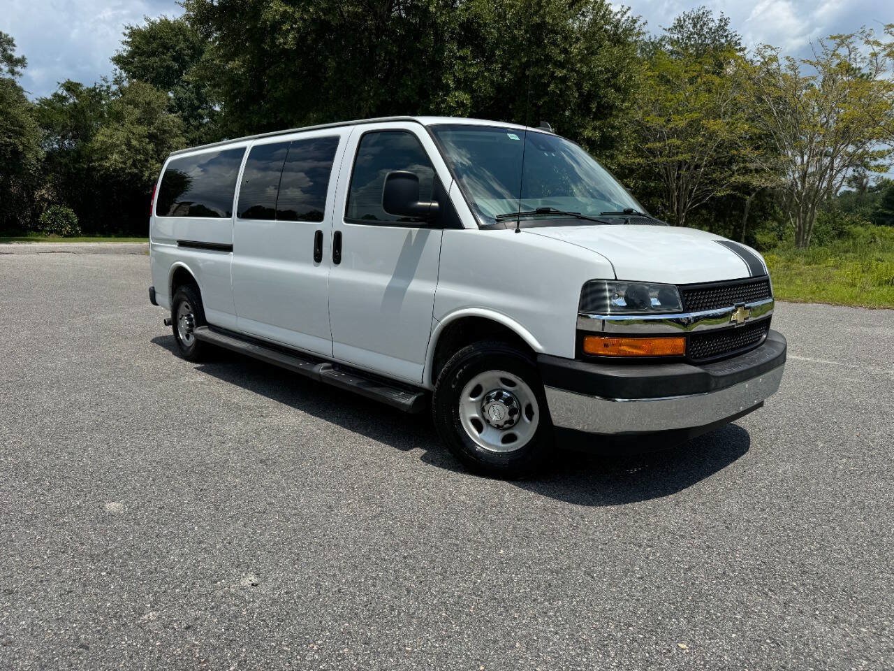 Used 2019 Chevrolet Express 3500 LT w/ LT Preferred Equipment Group RWD image 8