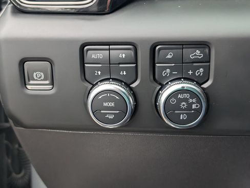 Used 2024 GMC Sierra 1500 AT4 w/ AT4 Premium Package AWD/4WD image 22