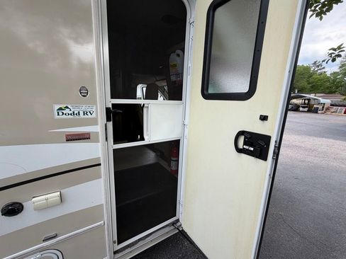 Used 2014 Ford E-450 and Econoline 450 Super Duty w/ Motorhome Prep Package RWD image 23