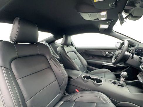 Used 2026 Ford Mustang Premium RWD image 25