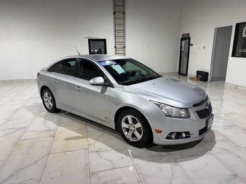 Used 2014 Chevrolet Cruze LT w/ RS Package FWD image 3