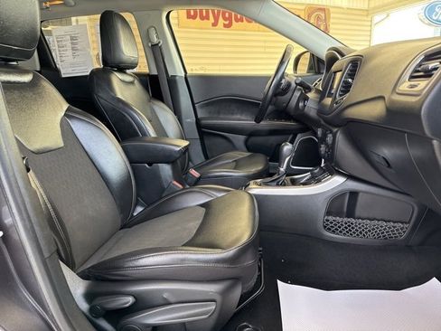 Used 2020 Jeep Compass Latitude w/ Cold Weather Group image 27