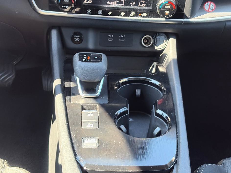 Certified 2025 Nissan Rogue SV FWD image 33