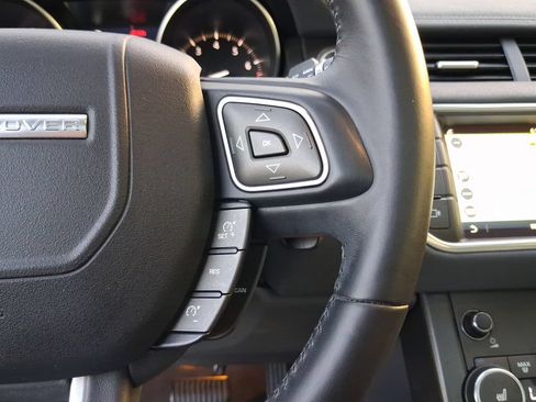 Used 2019 Land Rover Range Rover Evoque SE AWD/4WD image 21