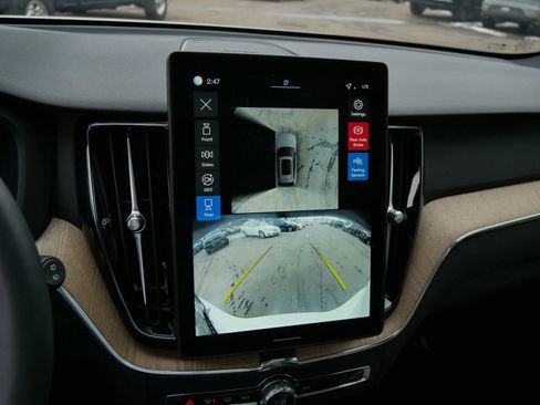 Used 2026 Volvo XC60 B5 Plus w/ Climate Package image 23