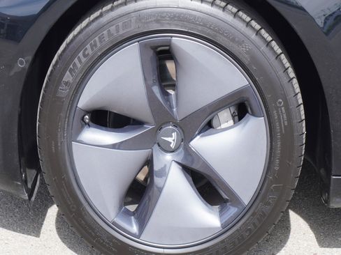 Used 2019 Tesla Model 3 Mid Range image 7