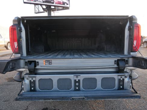 Used 2022 GMC Sierra 1500 SLT w/ SLT Premium Plus Package image 11