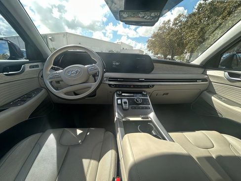 Used 2023 Hyundai Palisade Calligraphy image 10