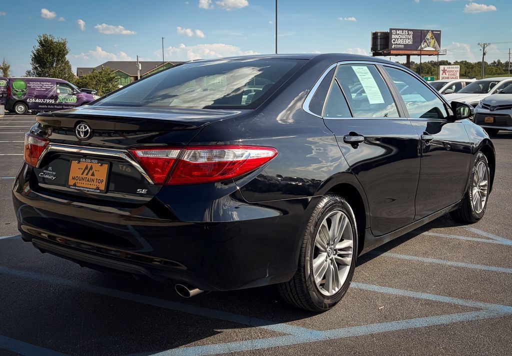 Used 2015 Toyota Camry SE FWD image 31