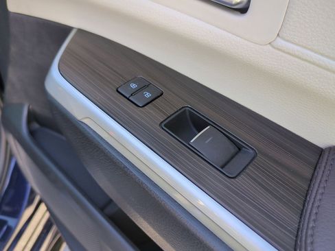 Used 2022 Toyota Sienna Platinum image 38