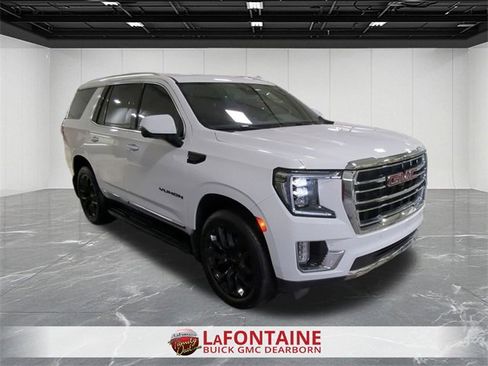 Used 2023 GMC Yukon SLT w/ SLT Premium Package image 2