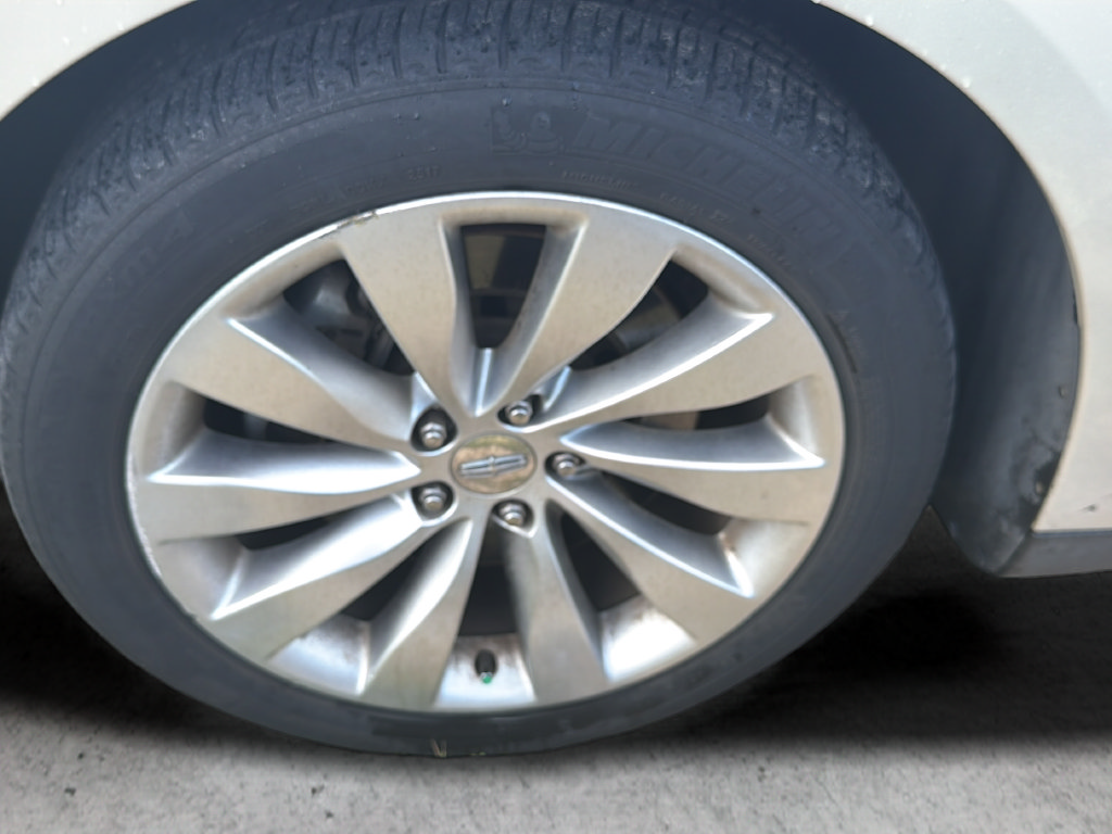 Used 2014 Lincoln MKS w/ Equipment Group 101A FWD image 25