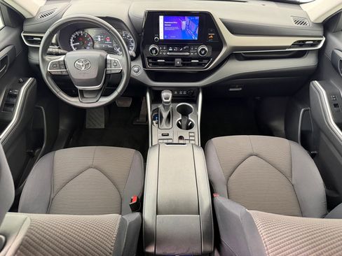 Used 2023 Toyota Highlander LE image 15