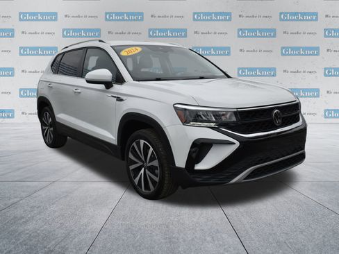 Used 2024 Volkswagen Taos SE image 3