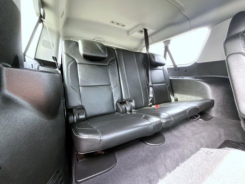 Used 2019 Chevrolet Suburban Premier image 20