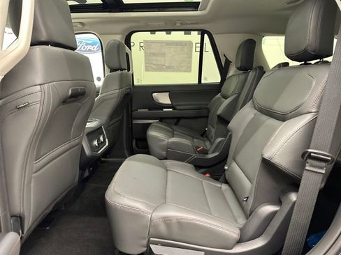 New 2025 Ford Expedition Active image 24