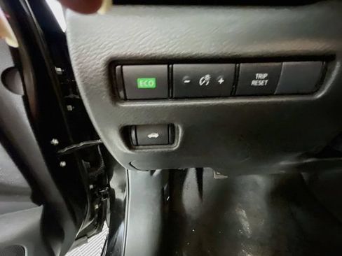 Used 2022 Nissan Sentra SV w/ All-Weather Package FWD image 11