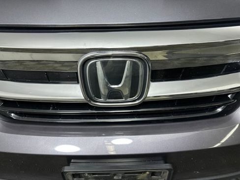 Used 2019 Honda Pilot Touring image 10