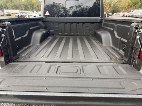 New 2025 Jeep Gladiator Sport image 28