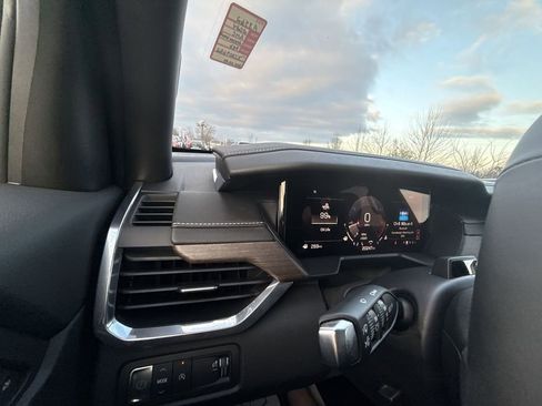 Certified 2024 GMC Acadia Denali w/ Super Cruise Package image 24